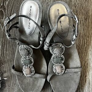 Bandolino Elegant Gray Beaded Sandals